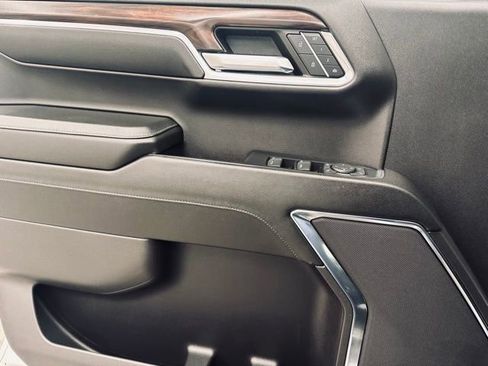 Used 2024 GMC Sierra 1500 SLT image 32