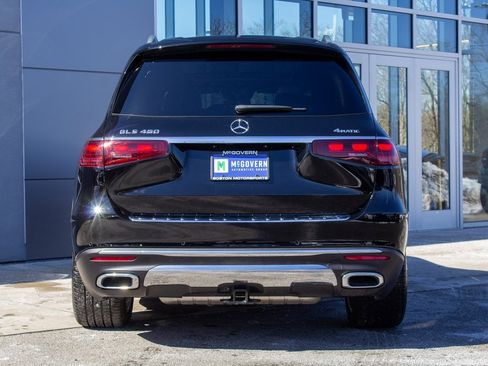 Used 2024 Mercedes-Benz GLS 450 4MATIC image 9