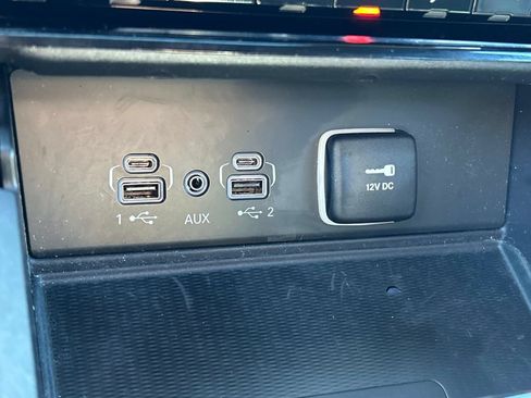 Used 2023 Jeep Grand Cherokee Altitude AWD/4WD image 24