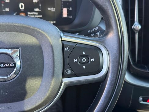 Used 2018 Volvo XC60 T6 Momentum w/ Vision Package AWD/4WD image 22