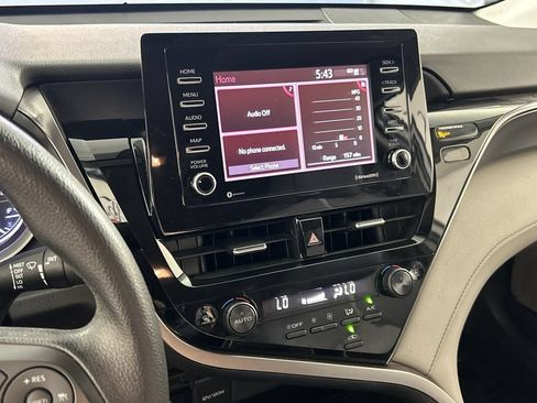 Used 2022 Toyota Camry LE w/ Carpet Mat Package (TMS) FWD image 17
