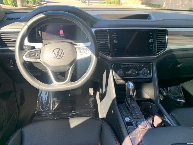 Used 2021 Volkswagen Atlas SEL AWD/4WD image 18