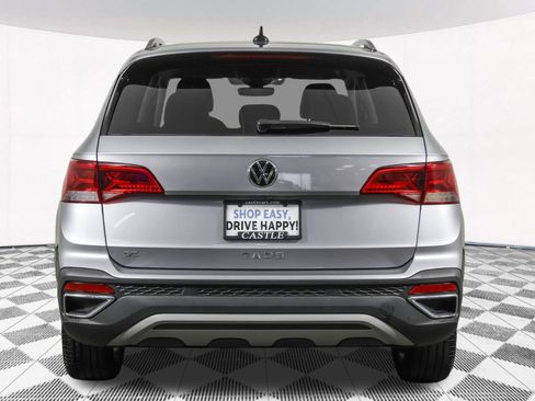 Used 2023 Volkswagen Taos SE w/ Black Wheel Package FWD image 17