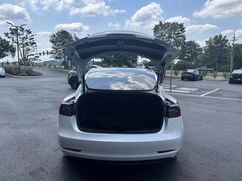 Used 2022 Tesla Model 3 Long Range AWD/4WD image 10