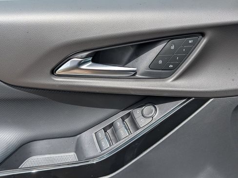 New 2027 Chevrolet Equinox RS w/ Convenience Package III FWD image 13