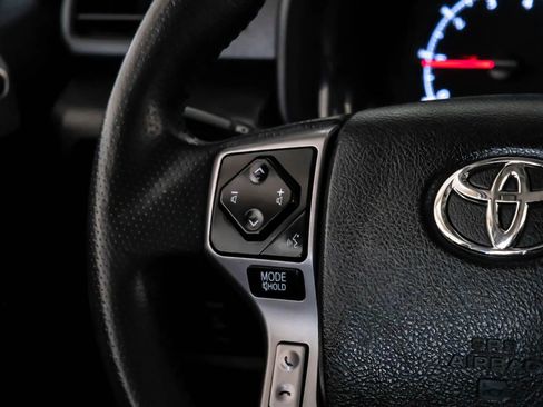 Used 2020 Toyota 4Runner SR5 Premium w/ Moonroof Package RWD image 16