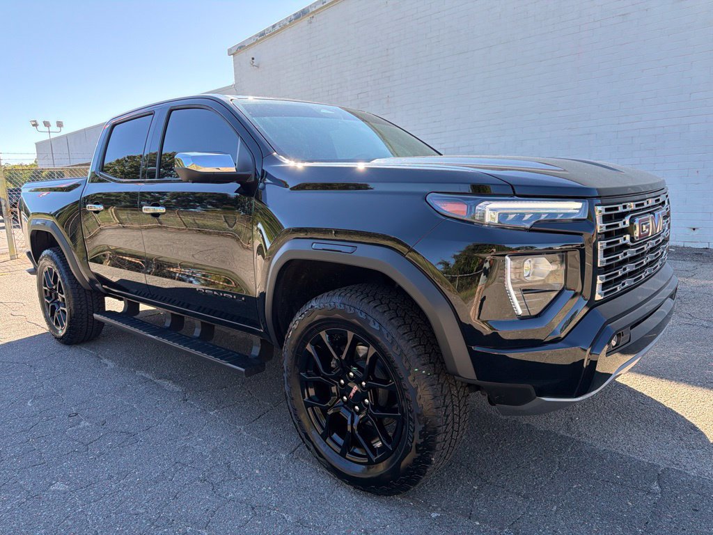 Used 2025 GMC Canyon Denali w/ LPO, Denali Black Edition AWD/4WD image 8