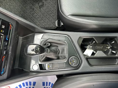 Used 2022 Volkswagen Tiguan SE AWD/4WD image 17
