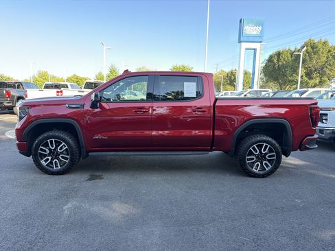 Used 2024 GMC Sierra 1500 AT4 w/ Technology Package AWD/4WD image 7