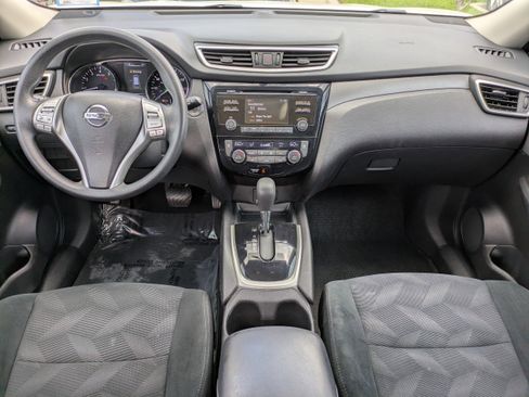 Used 2016 Nissan Rogue SV w/ SV Family Package image 11