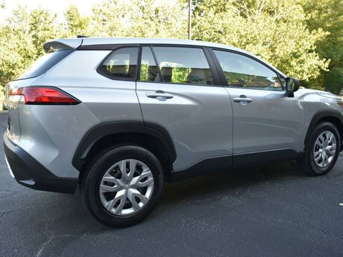 Used 2023 Toyota Corolla Cross L FWD image 3