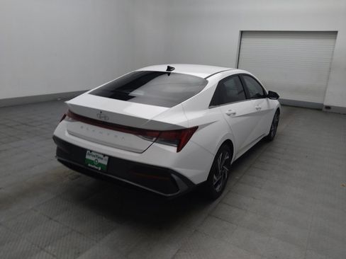 Used 2024 Hyundai Elantra SEL w/ Convenience Package FWD image 9
