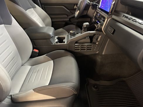 Used 2024 Toyota Tacoma TRD Sport w/ TRD Sport Upgrade Package image 35