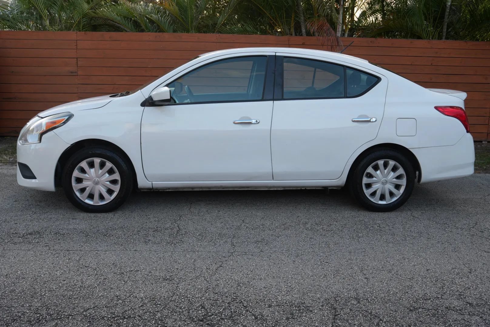 Used 2019 Nissan Versa SV FWD image 2