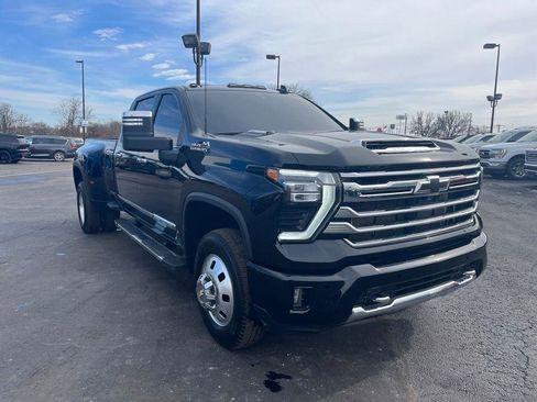 Used 2024 Chevrolet Silverado 3500 High Country w/ High Country Premium Package image 7