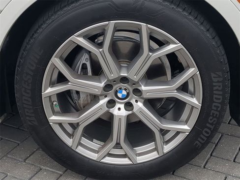 Certified 2022 BMW X7 xDrive40i w/ Premium Package image 12