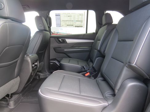 New 2025 Buick Enclave Preferred w/ Power Package image 17