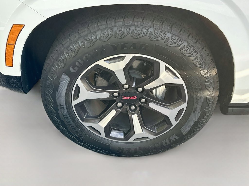 Used 2026 GMC Yukon AT4 Ultimate w/ LPO, Illumination Package AWD/4WD image 34
