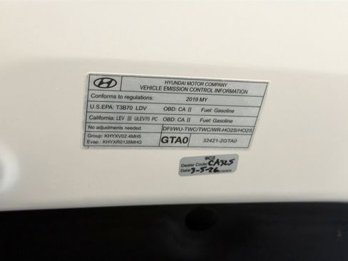 Used 2019 Hyundai Santa Fe SEL FWD image 16