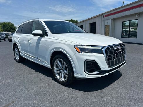 Used 2025 Audi Q7 3.0T Premium Plus AWD/4WD image 3