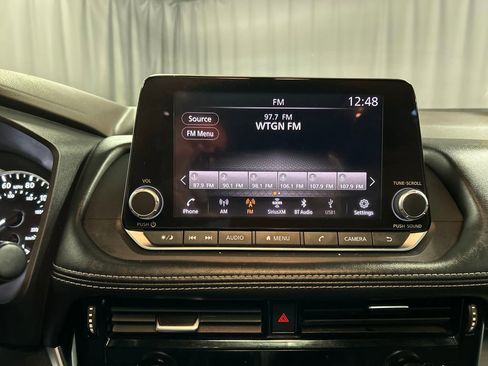 Used 2022 Nissan Rogue SV w/ SV Premium Package image 15