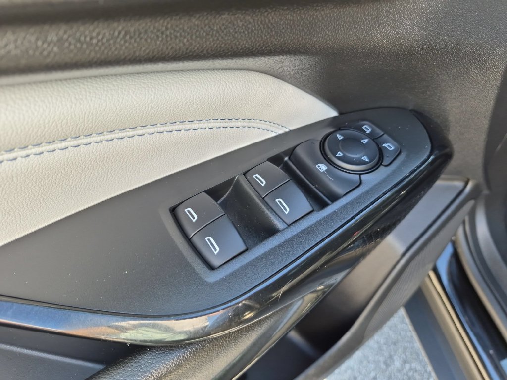 Used 2025 Chevrolet Trax LT w/ LT Convenience Package FWD image 7