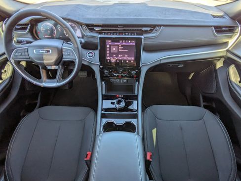 New 2025 Jeep Grand Cherokee L Laredo w/ Luxury Tech Group I image 17