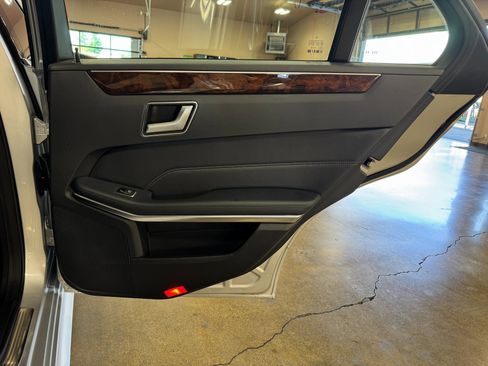 Used 2014 Mercedes-Benz E 350 4MATIC Sedan image 42