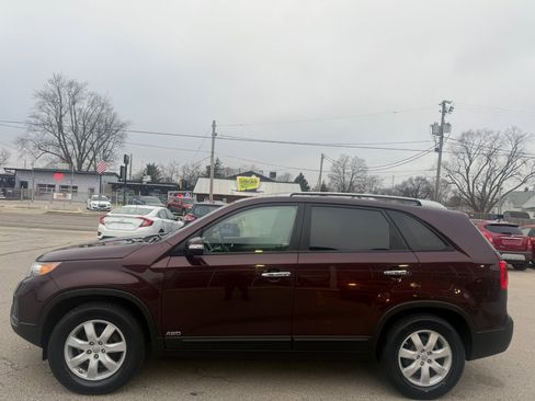 Used 2013 Kia Sorento LX image 2