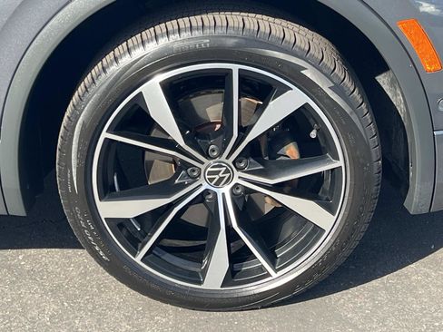 Used 2022 Volkswagen Tiguan SEL R-Line image 32
