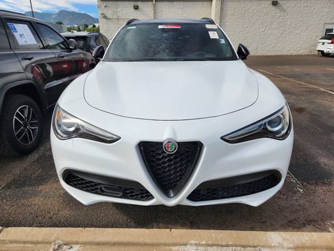 Used 2023 Alfa Romeo Stelvio Veloce AWD/4WD image 3