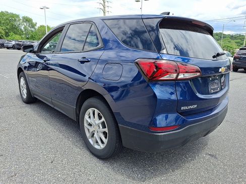 Certified 2022 Chevrolet Equinox LS w/ LS Convenience Package AWD/4WD image 5
