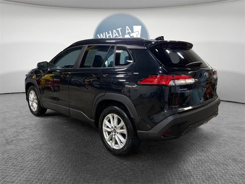 Used 2022 Toyota Corolla Cross LE image 6