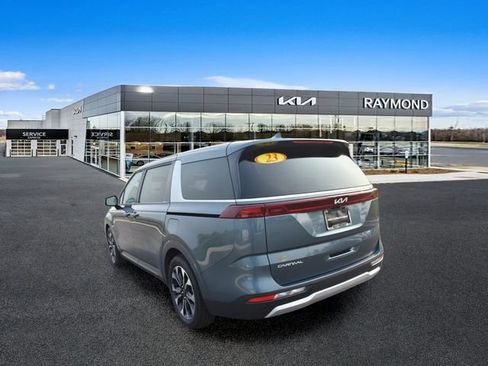 Certified 2023 Kia Carnival EX FWD image 6