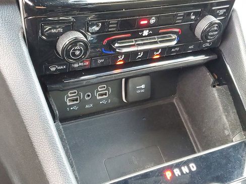 Used 2021 Jeep Grand Cherokee L Altitude image 17