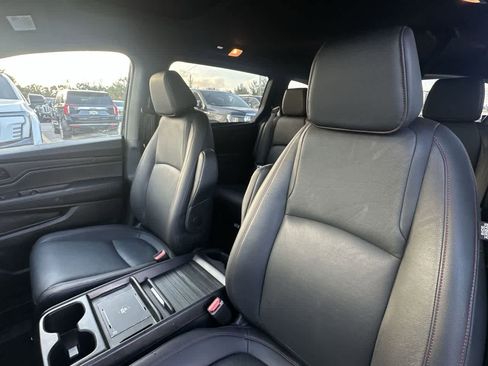 Used 2025 Honda Odyssey Sport-L image 14