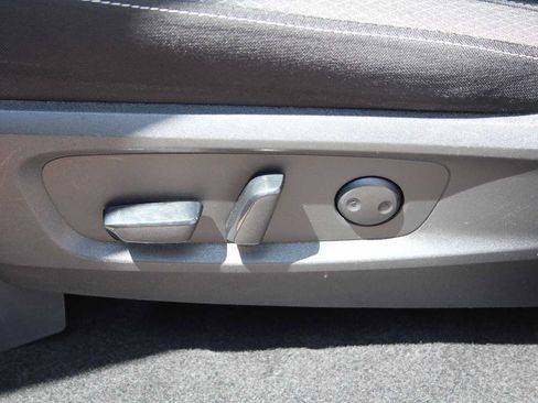 Used 2022 Nissan Pathfinder SV FWD image 31