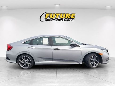 Used 2020 Honda Civic Touring image 3
