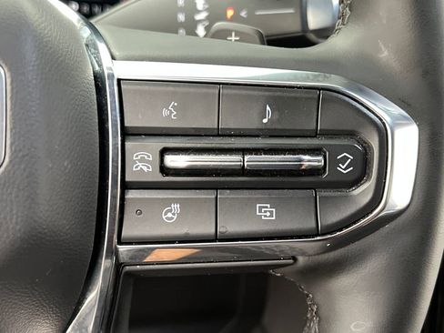 Used 2025 GMC Yukon XL Denali AWD/4WD image 48