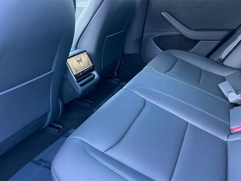 Used 2025 Tesla Model 3 Long Range image 12