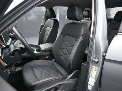Used 2026 Volkswagen Atlas SE FWD image 23