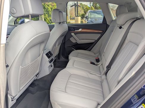 Used 2022 Audi Q5 2.0T Premium w/ Convenience Package image 13