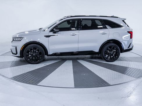 Used 2022 Kia Sorento SX image 4