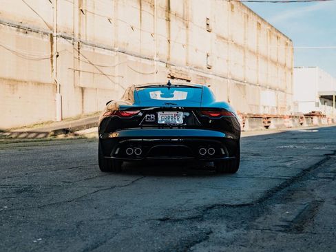 Used 2021 Jaguar F-TYPE R image 12