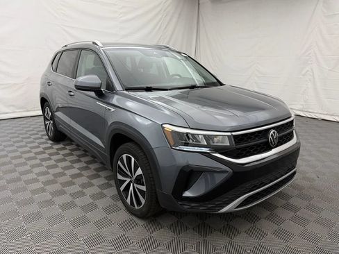 Used 2023 Volkswagen Taos SE AWD/4WD image 4