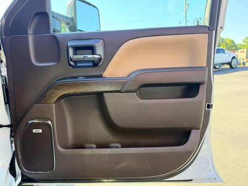 Used 2019 GMC Sierra 3500 Denali w/ Duramax Plus Package AWD/4WD image 38