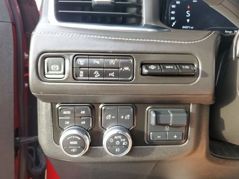 Used 2024 GMC Yukon Denali Ultimate AWD/4WD image 29