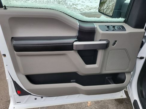 Certified 2019 Ford F150 XLT image 9