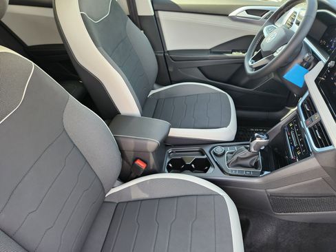 New 2025 Volkswagen Taos SE image 26