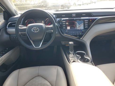 Used 2018 Toyota Camry XSE image 13